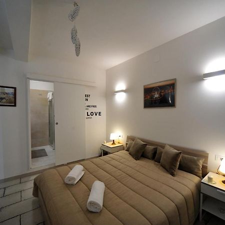 Pietra Bianca Appartment Bari Eksteriør billede