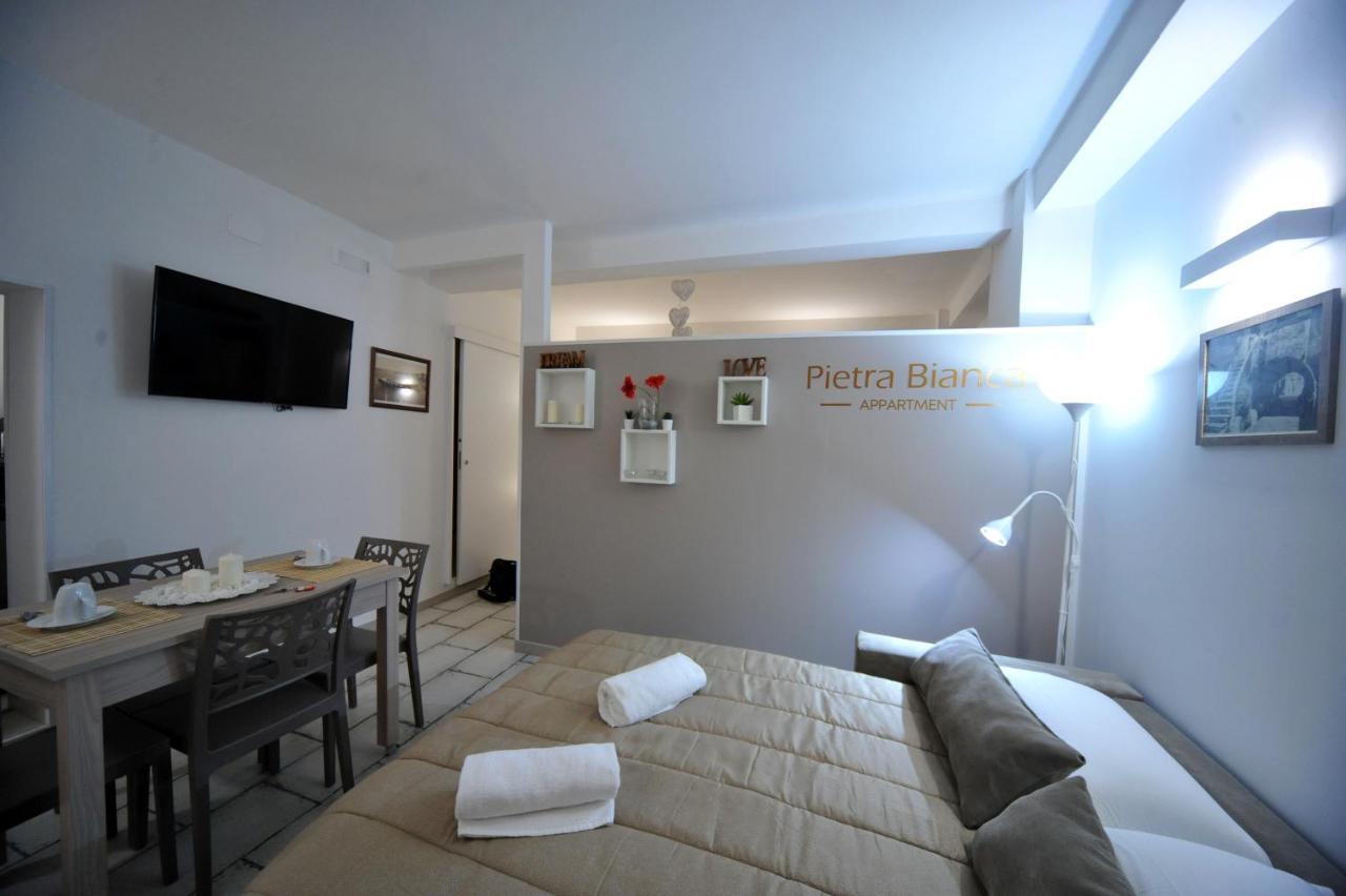 Pietra Bianca Appartment Bari Eksteriør billede