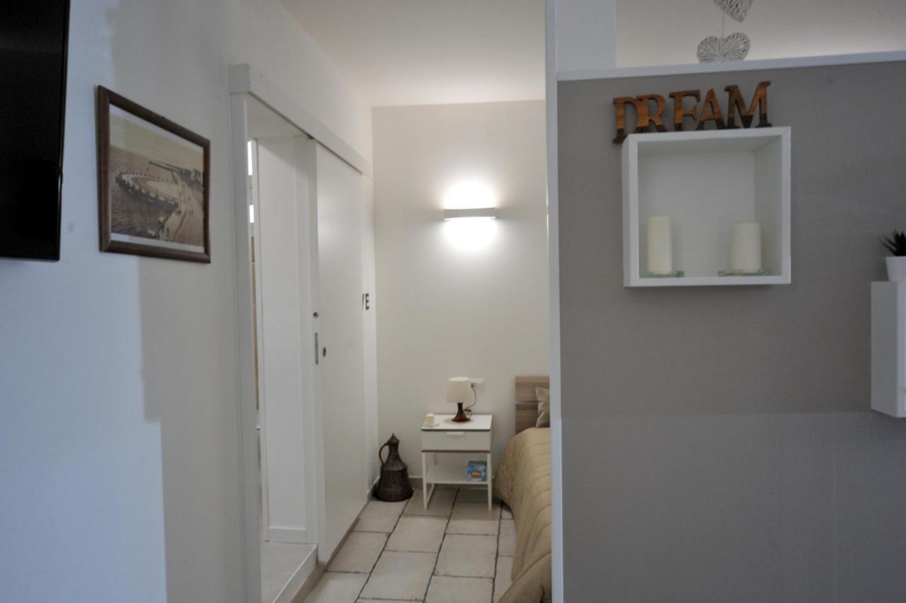 Pietra Bianca Appartment Bari Eksteriør billede