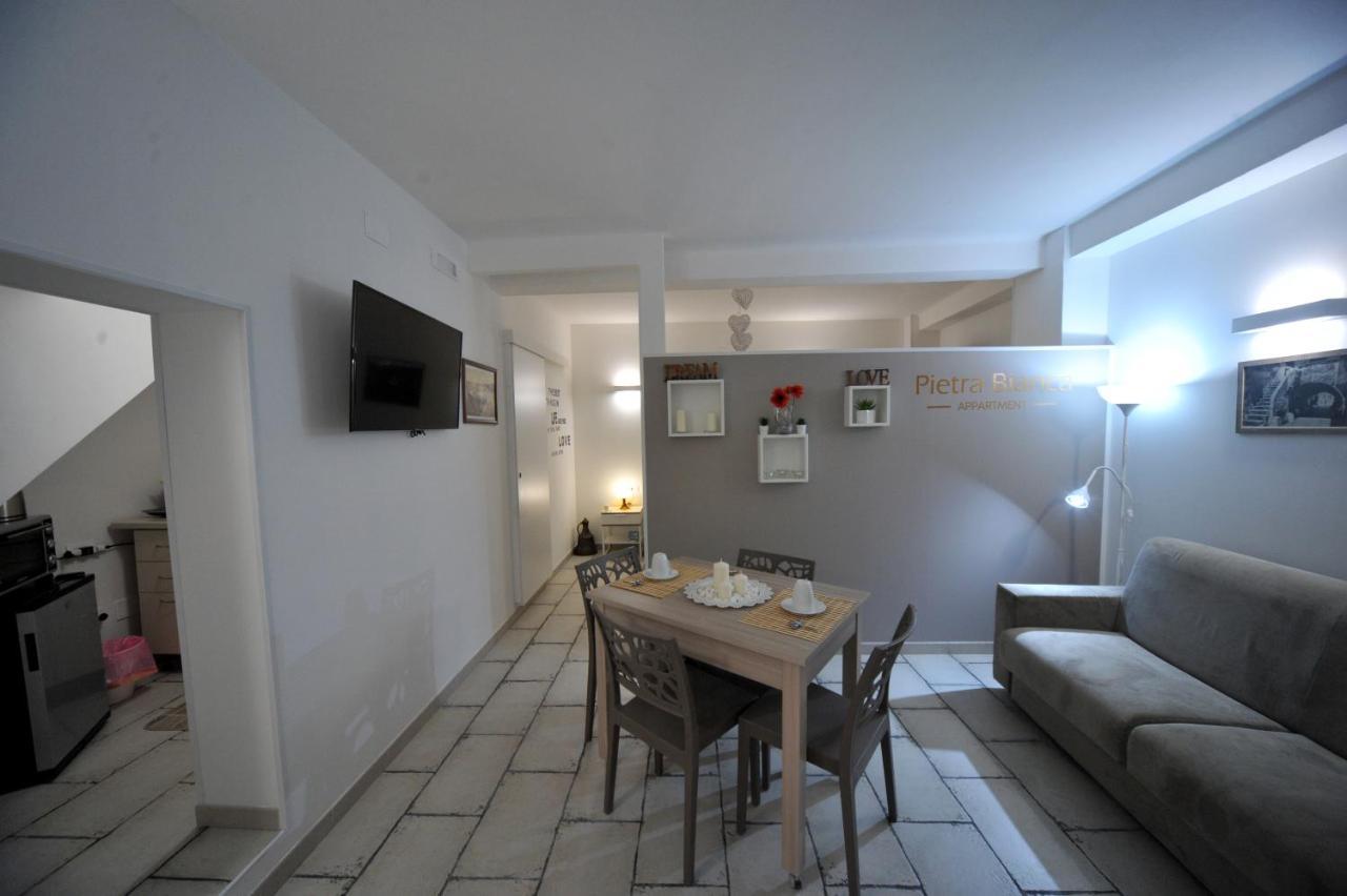 Pietra Bianca Appartment Bari Eksteriør billede